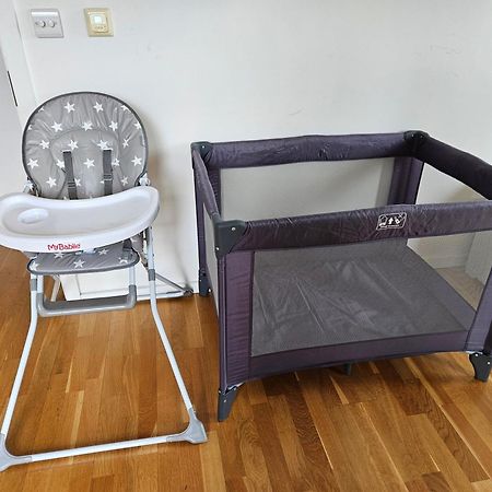 Lovely 2 Bedroom Flat With Balcony In Stratford ロンドン エクステリア 写真